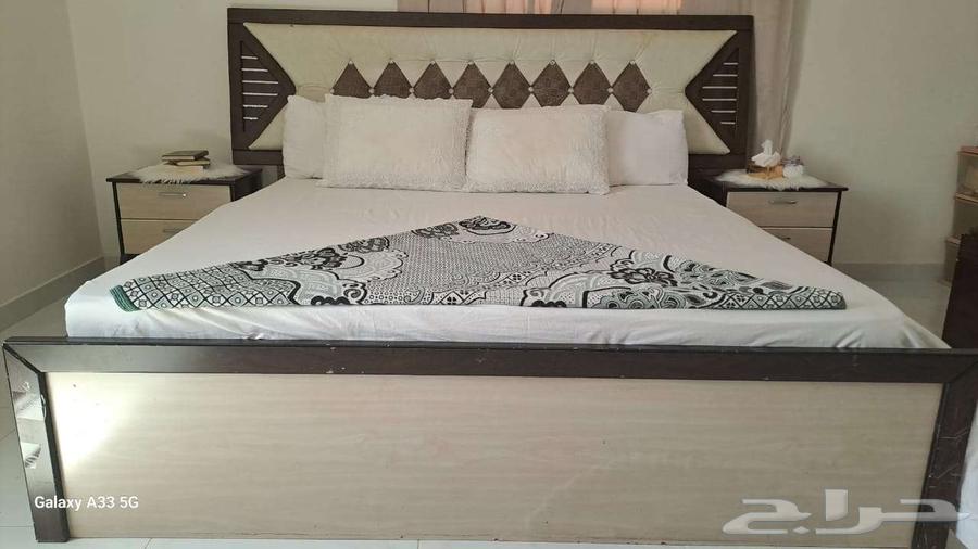 غرفة نوم كاملة بحالة ممتازة للبيع64474860674434110
