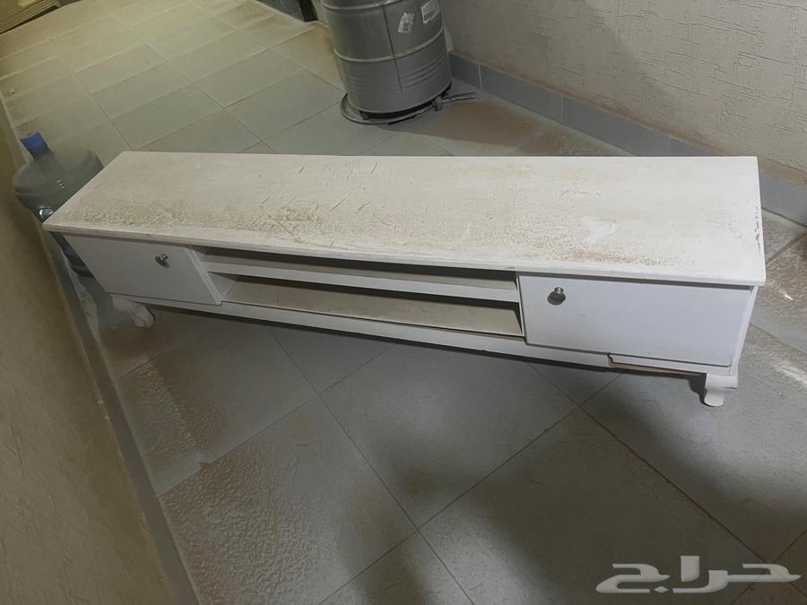 طاولة للتلفزيون او لتحف صغيرة64473540843906110