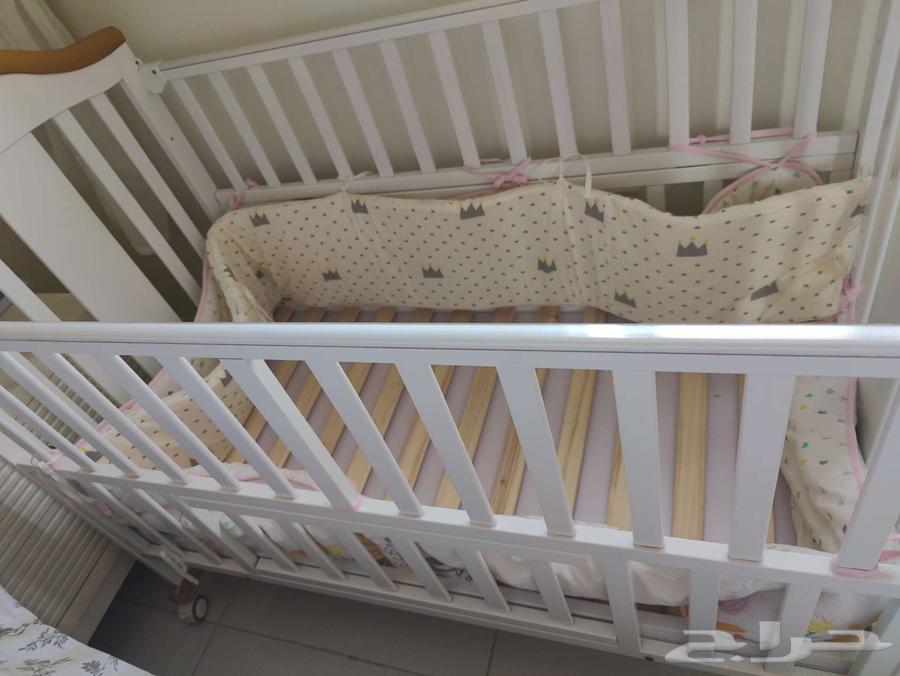 Crib for newborns with a free walking cart64476184269826110