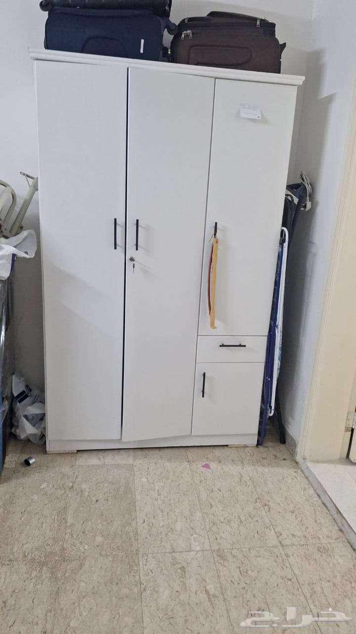 سرير ودولاب وجزامة بحالة ممتازة وسليمة64480414118146111