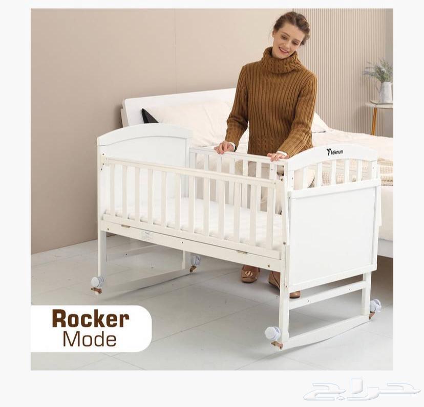 سرير اطفال نظيف جدا شبيه الجديد64481723076098111