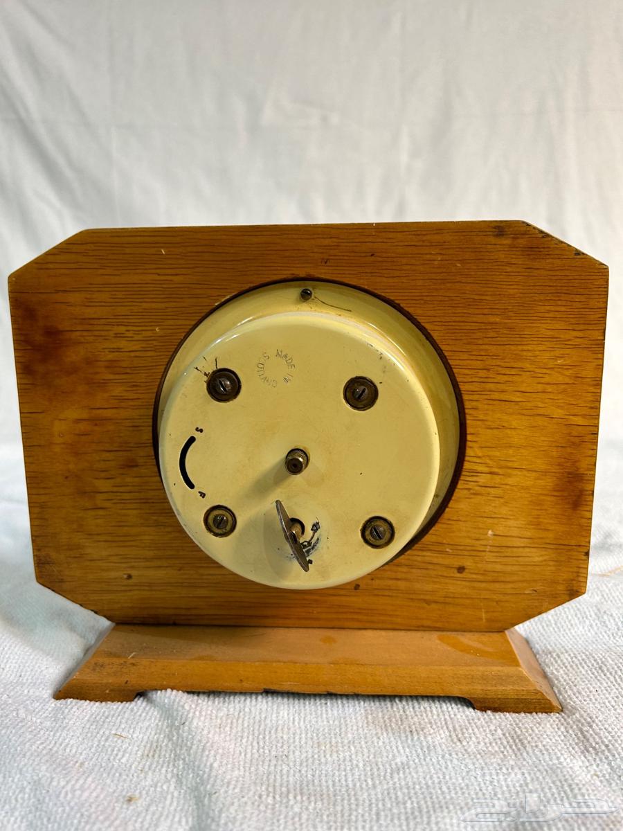 ساعة سكوتلندا بريطانيه قديمه شغال برواز خشب متحفي64480468976002112