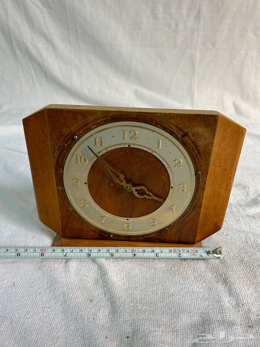 ساعة سكوتلندا بريطانيه قديمه شغال برواز خشب متحفي64480468976002110