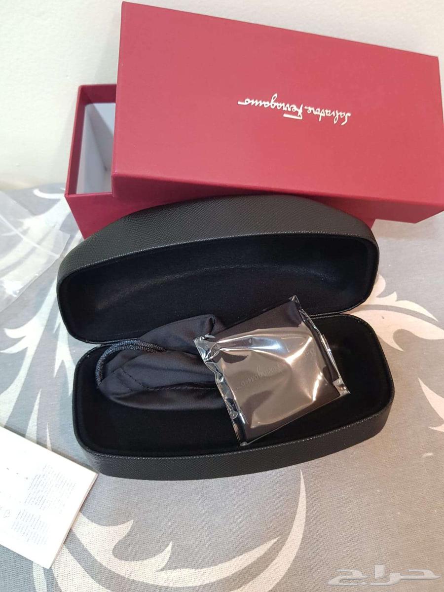 نظارة شمسية ماركة Salvatore Ferragamo (أصليه).64481114606849114