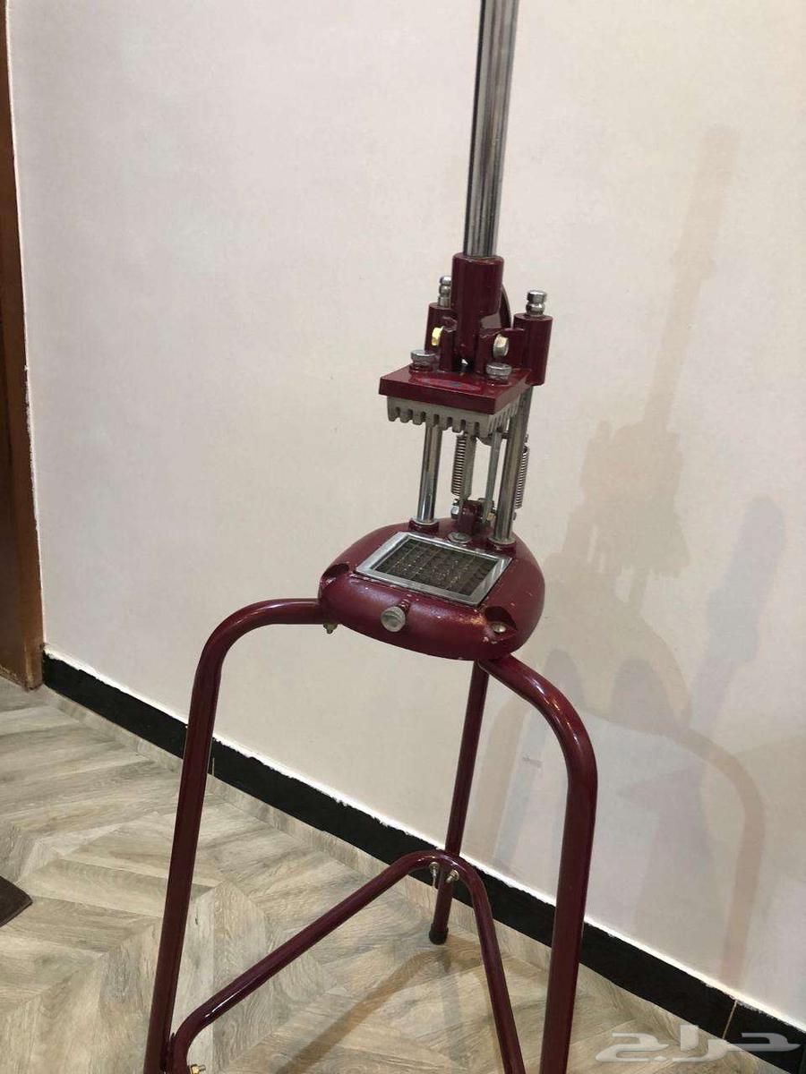 Crispy food cart and a set of items64481682372354114