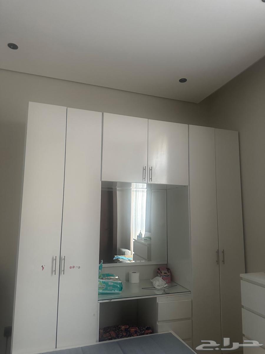 Wardrobe, bed, and chest64483314952707110