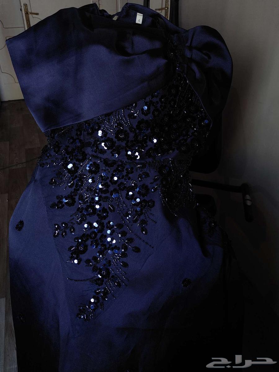 فستان الي يبيه يكلمني64483535860994110