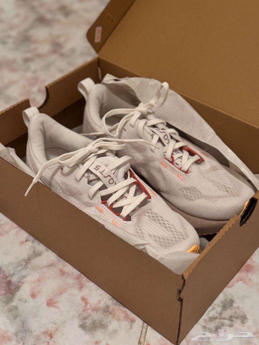 حذاء اسيكس الياباني الحق عليه الان64484841660289112