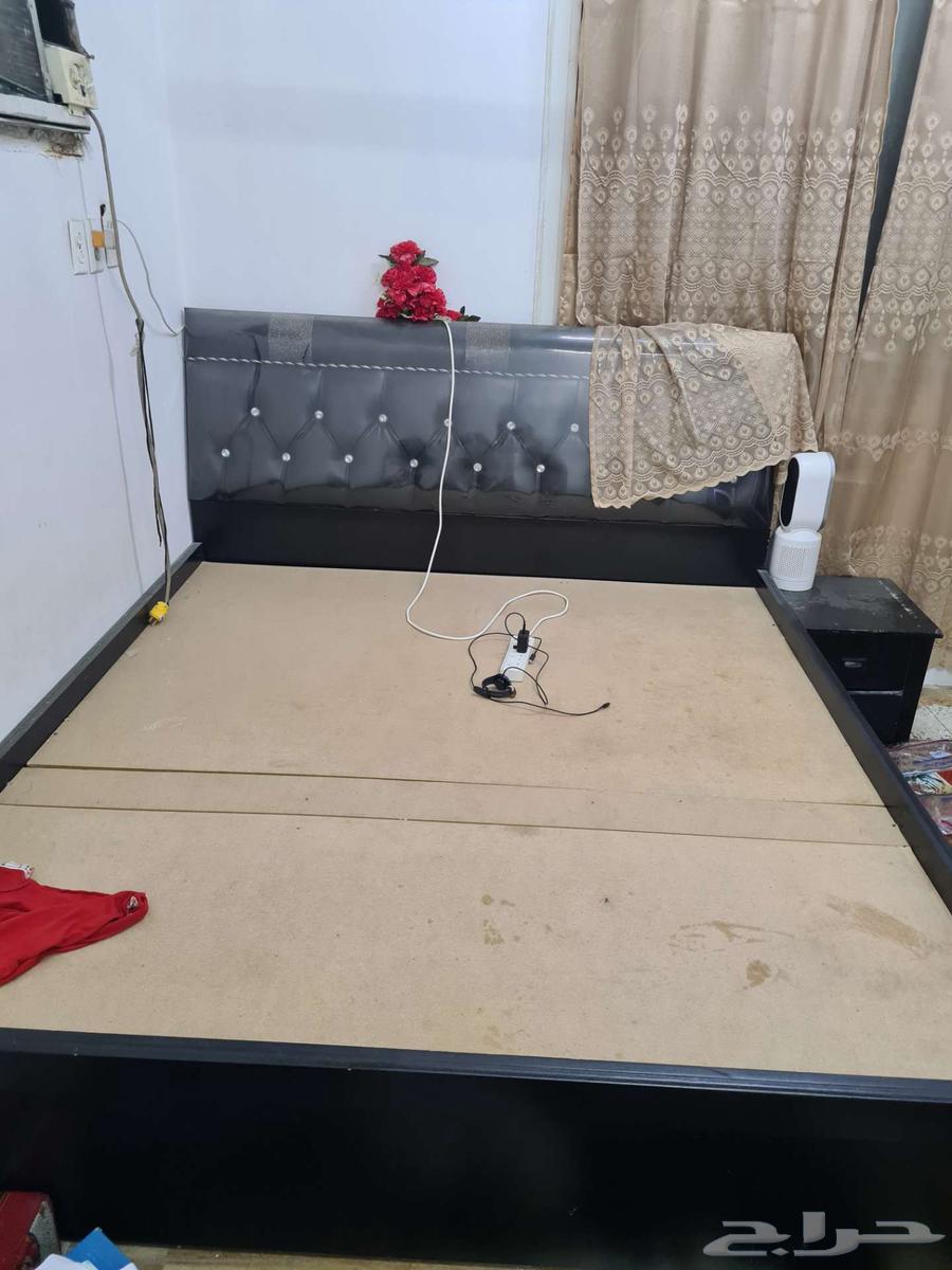 سرير 180 في مترين للبيع64486661559681111