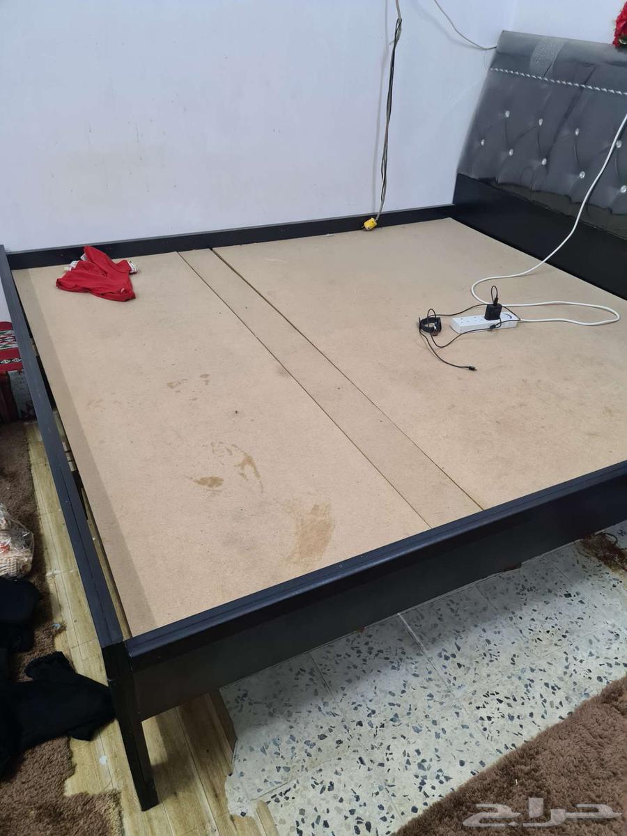 سرير 180 في مترين للبيع64486661559681110