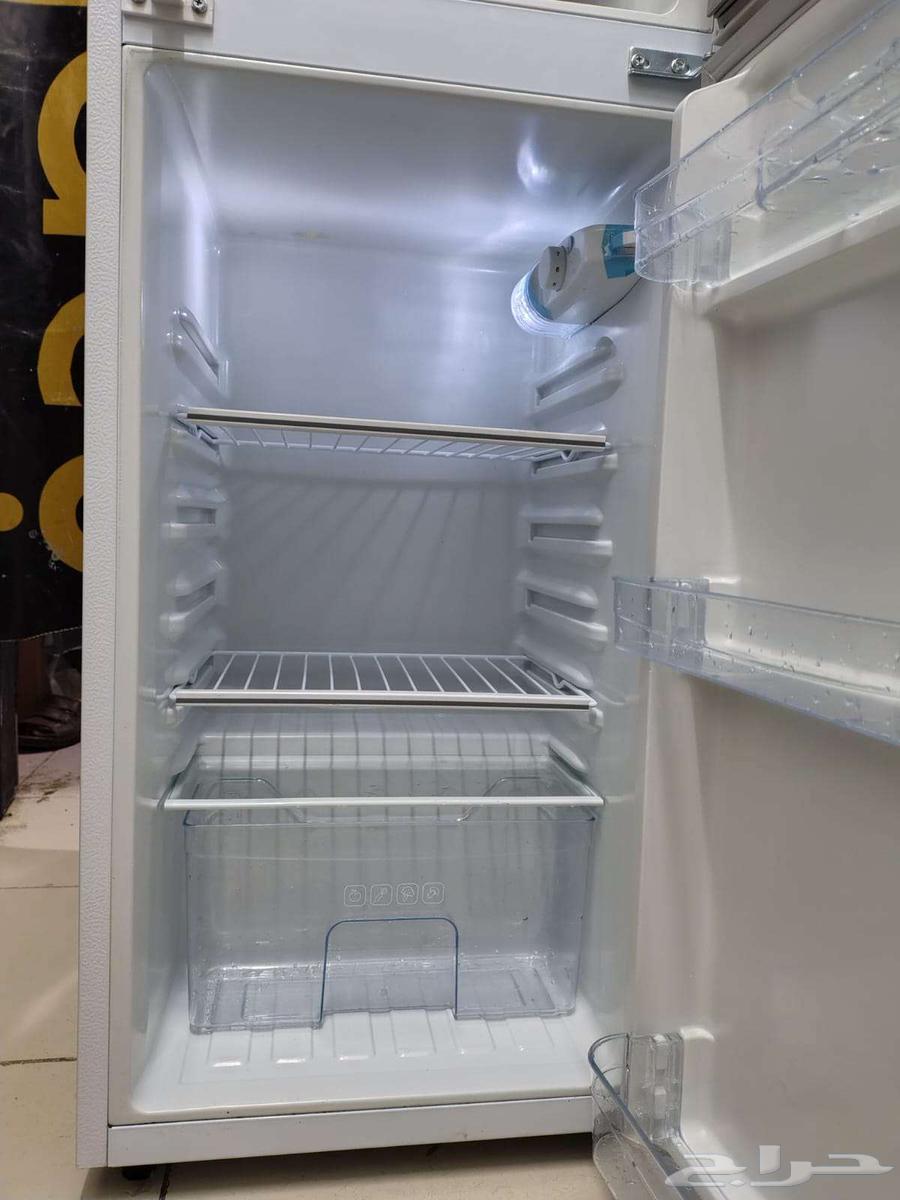 للبيع   ثلاجة فريزر W.BOX بحالة ممتازة64486910195074114