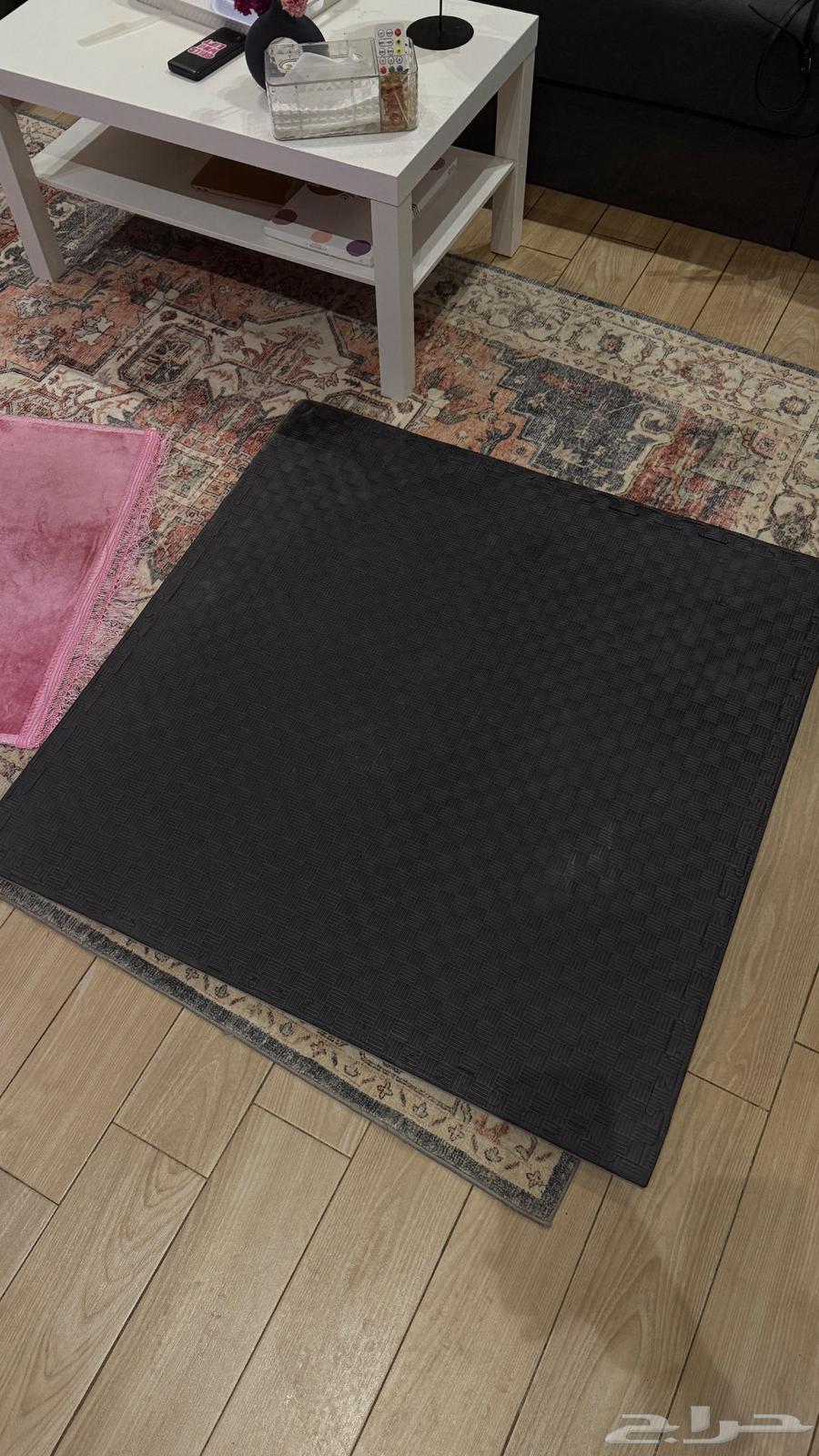 ارضيه جيم ورفوف حديد لون ابيض64480799673603114