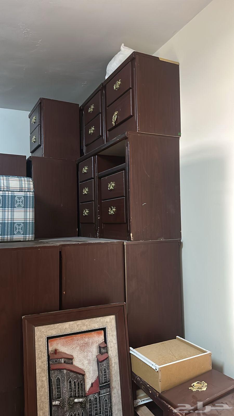 Sofas, tables, dressers, and items for sale64483136885889111