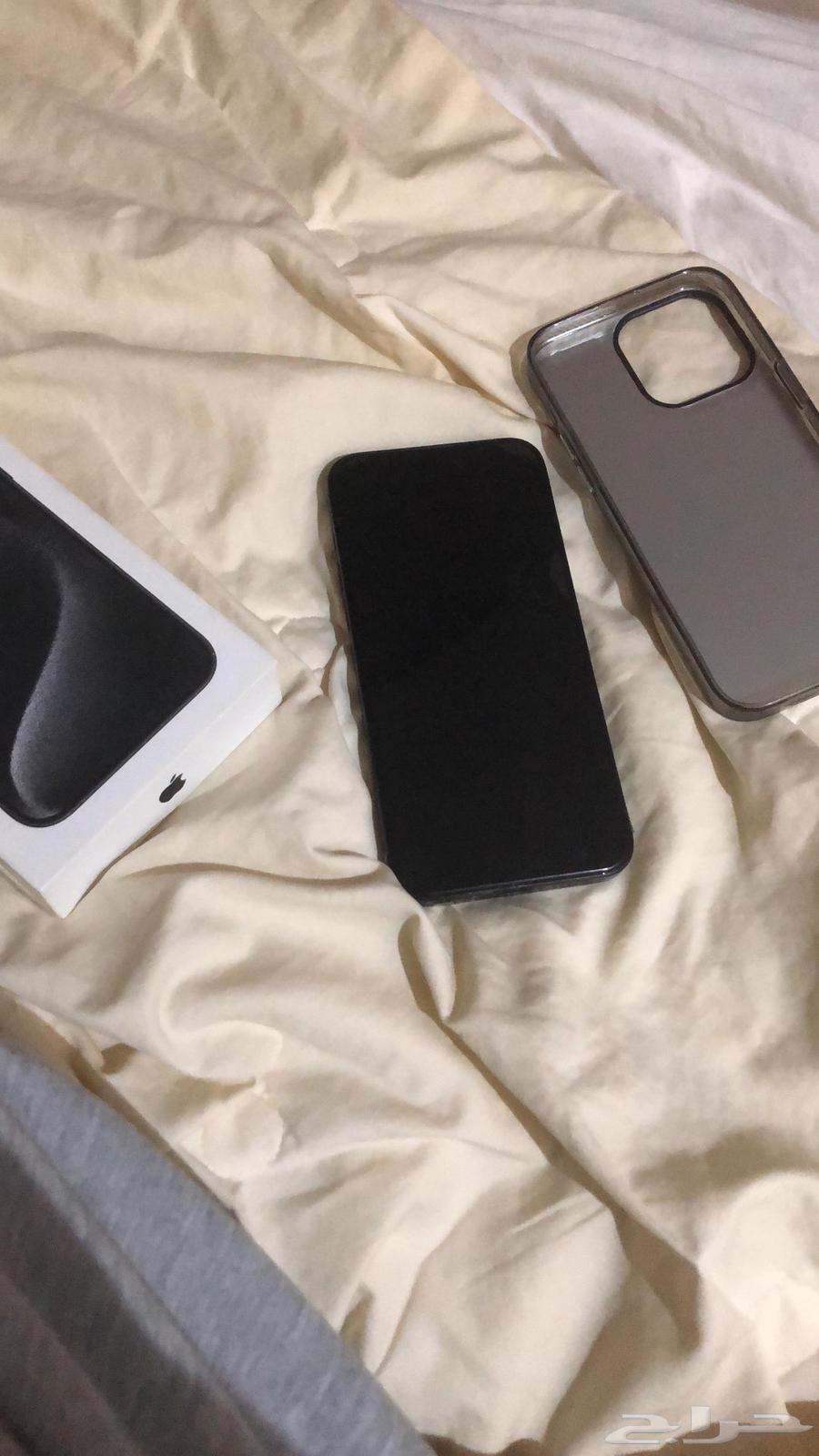 للبيع ايفون 15 برو ماكس مستعمل اللون اسود64486343783169111