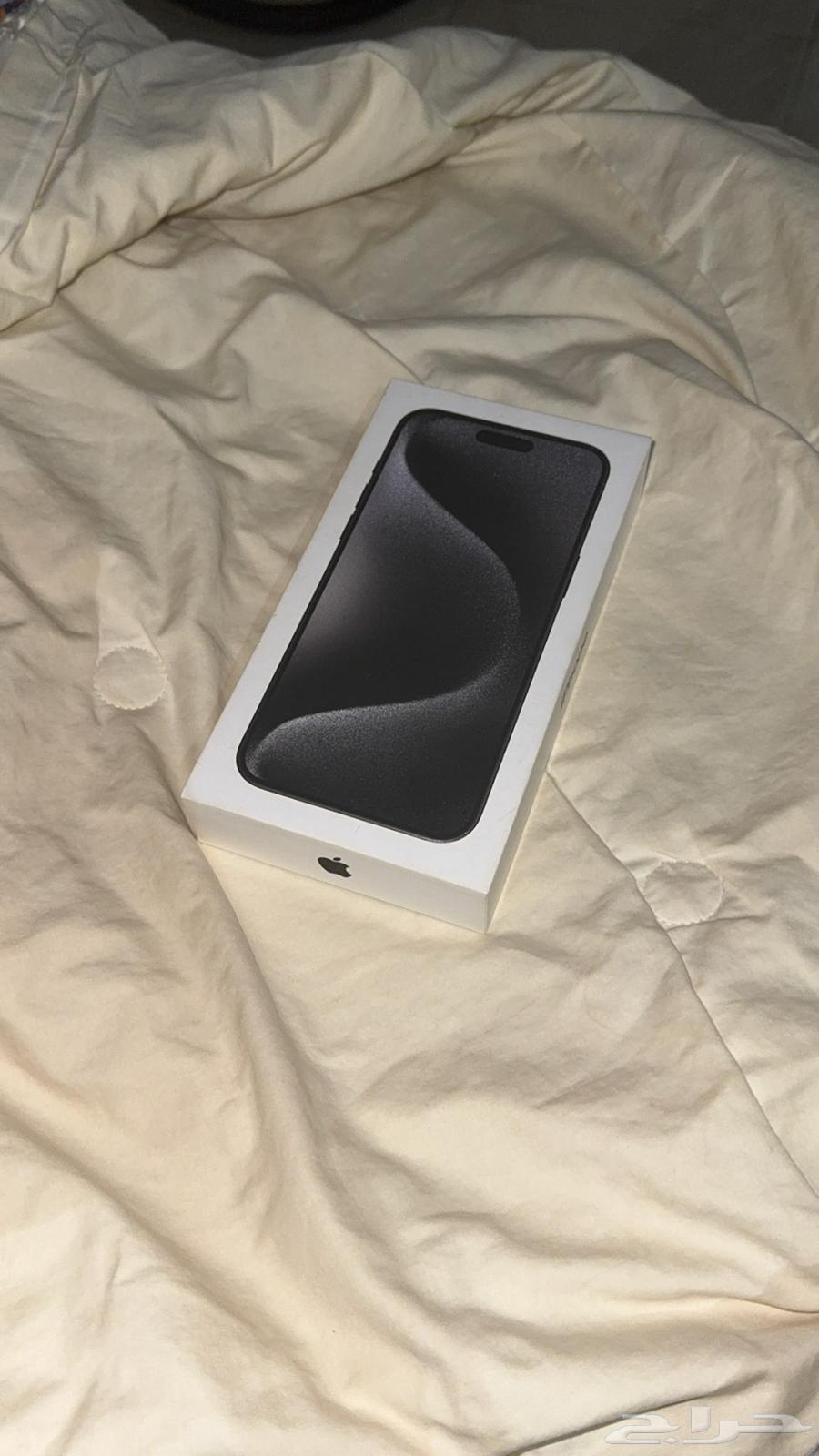 للبيع ايفون 15 برو ماكس مستعمل اللون اسود64486343783169110