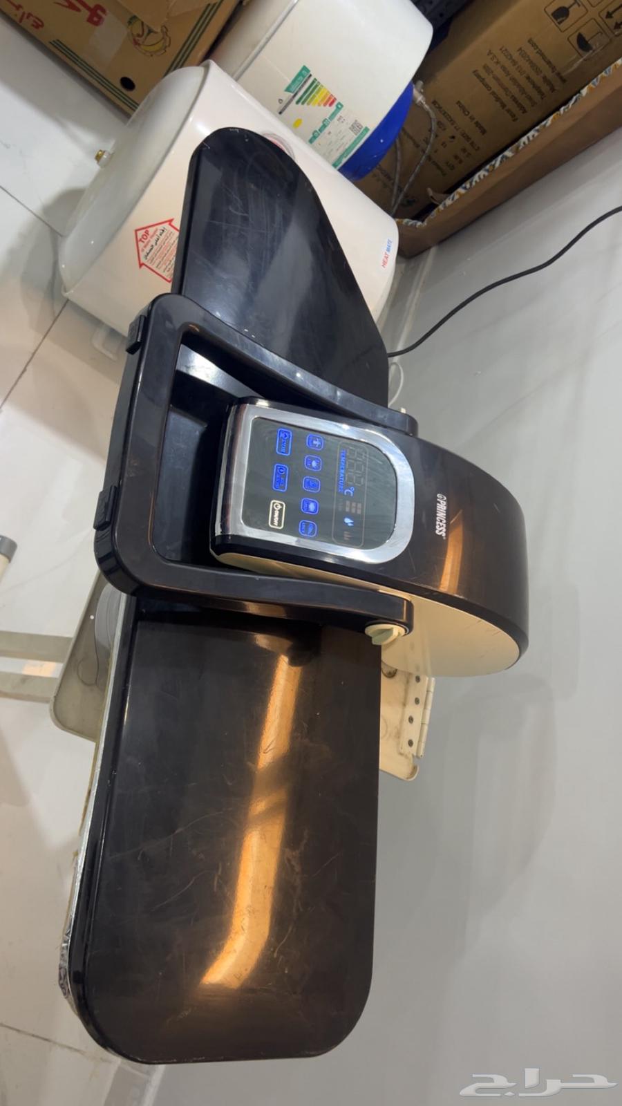 للبيع كواية مع الاستاند نظيفة مره بسعر 250 ريال64490151421058110