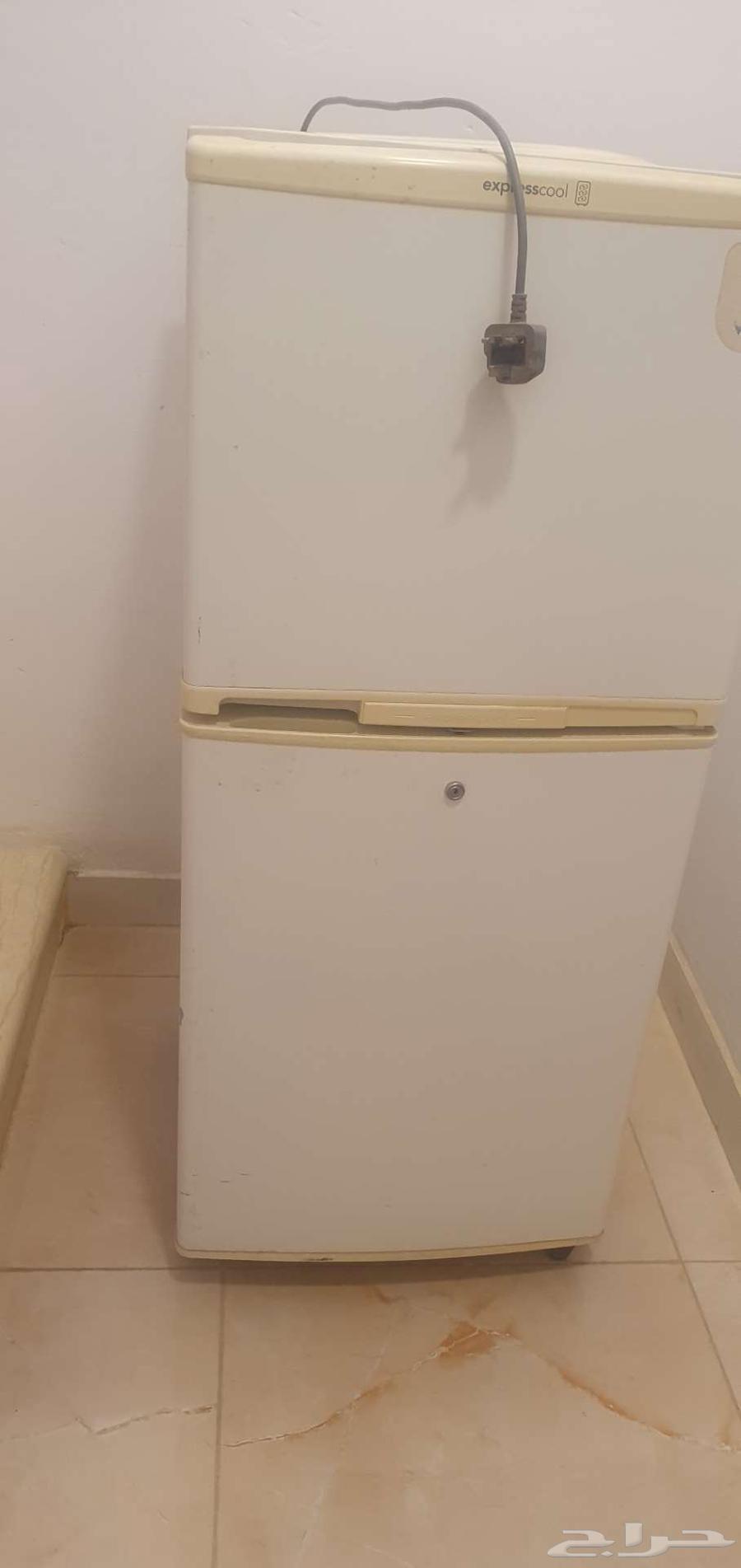 فرن وثلاجه للبيع خميس مشيط64483853796866110