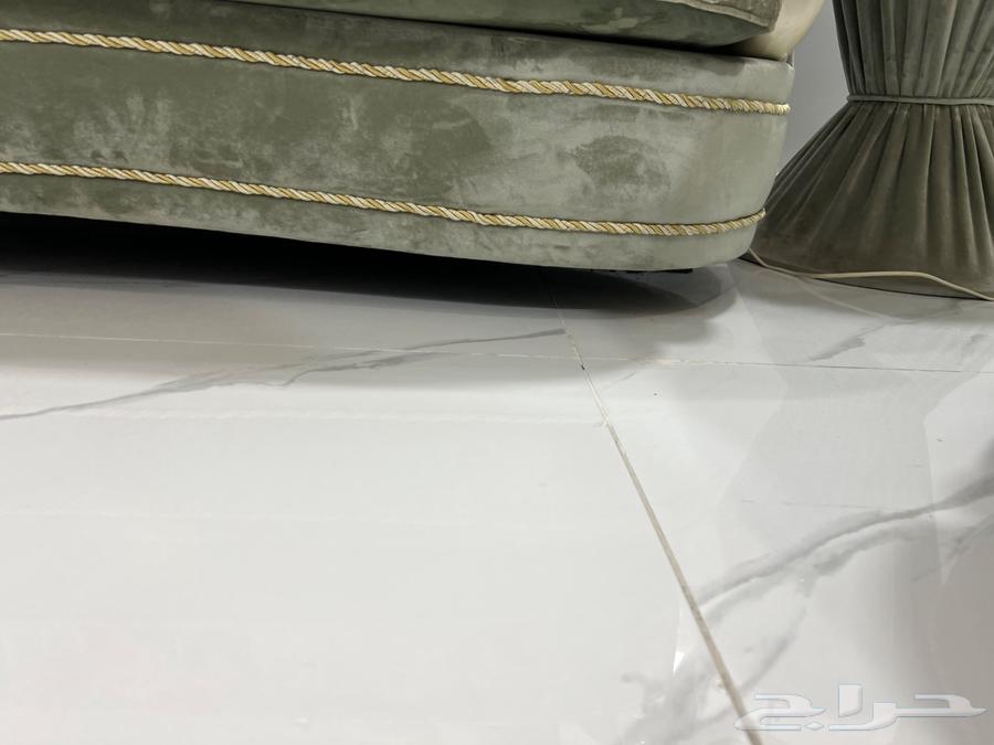 For sale, very clean luxurious sofa at an attractive price of 1500 SAR, photos and video available64485297862018112