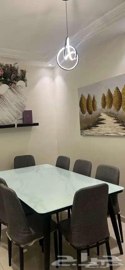 Dining table with 8 chairs64494925620355110