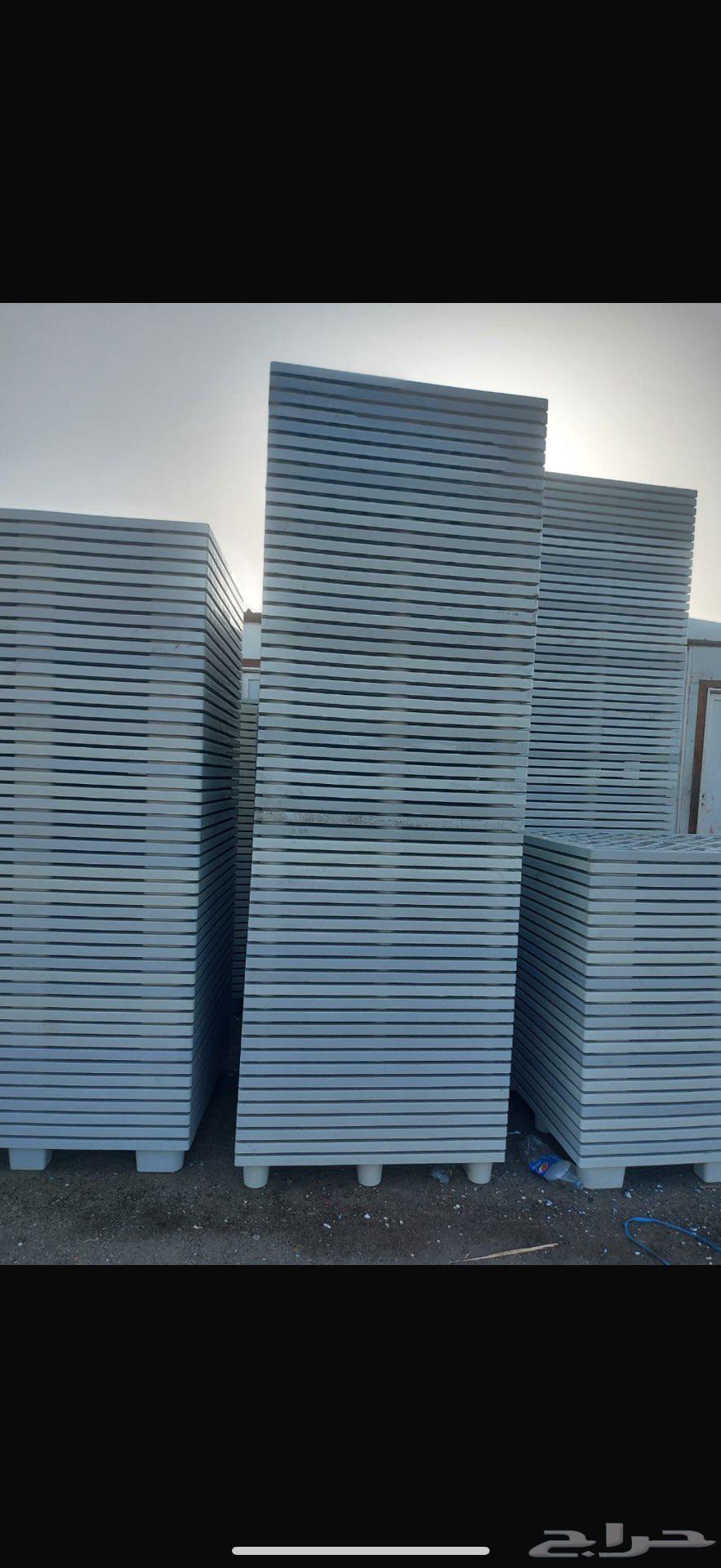 طبليات بلاستيك بسعر 15 ريال .64493450768001113