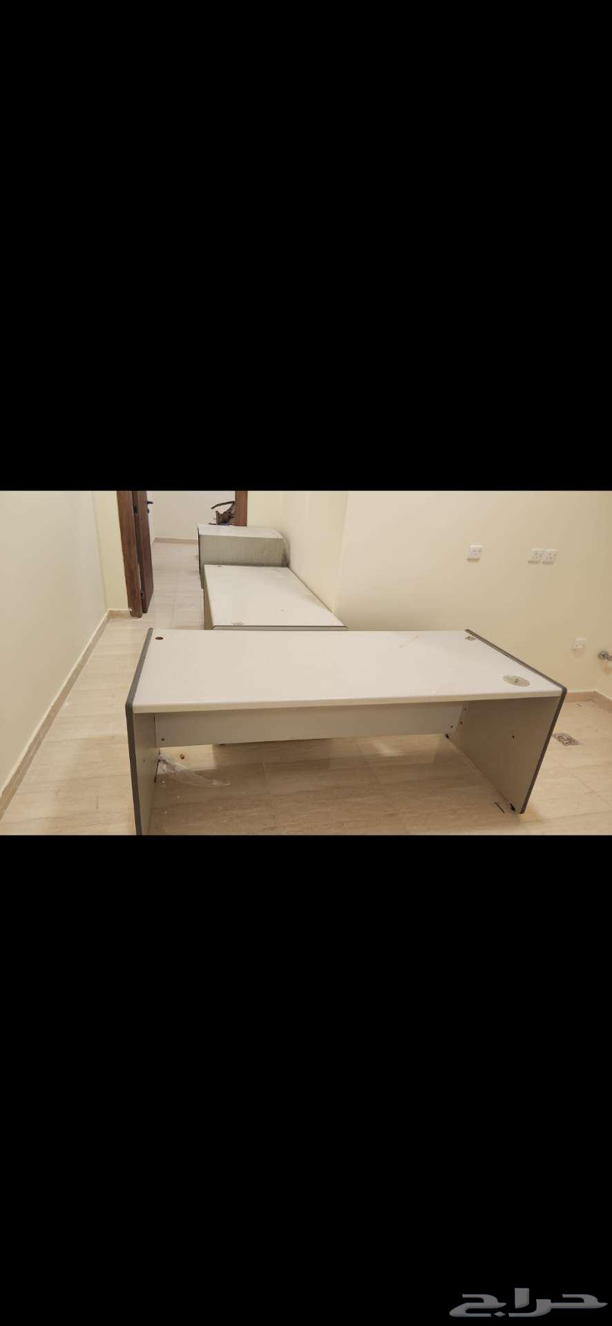 Cabinets and tables64494180618882111