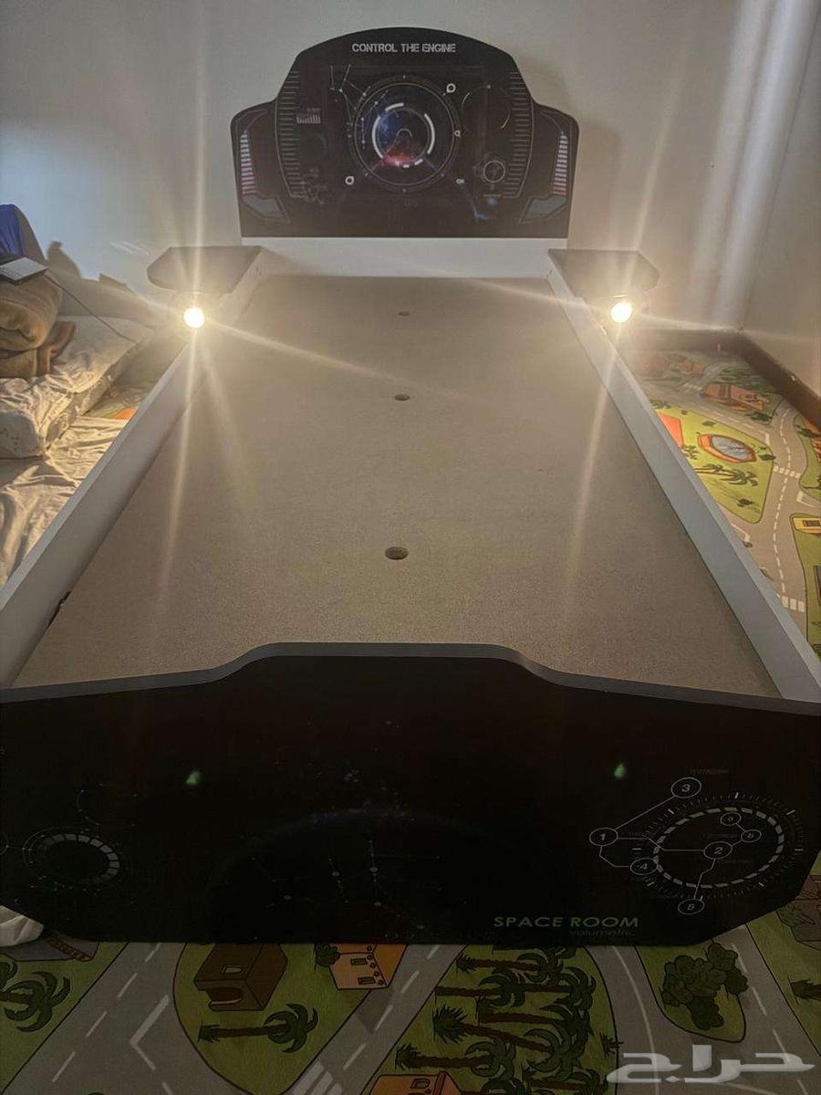 سرير أولاد مستعمل بشكل صاروخ للبيع من هوم بوكس64499647516161112