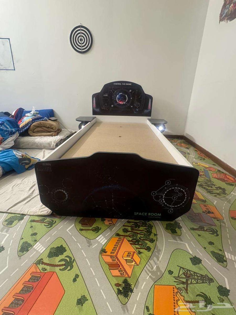 سرير أولاد مستعمل بشكل صاروخ للبيع من هوم بوكس64499647516161111