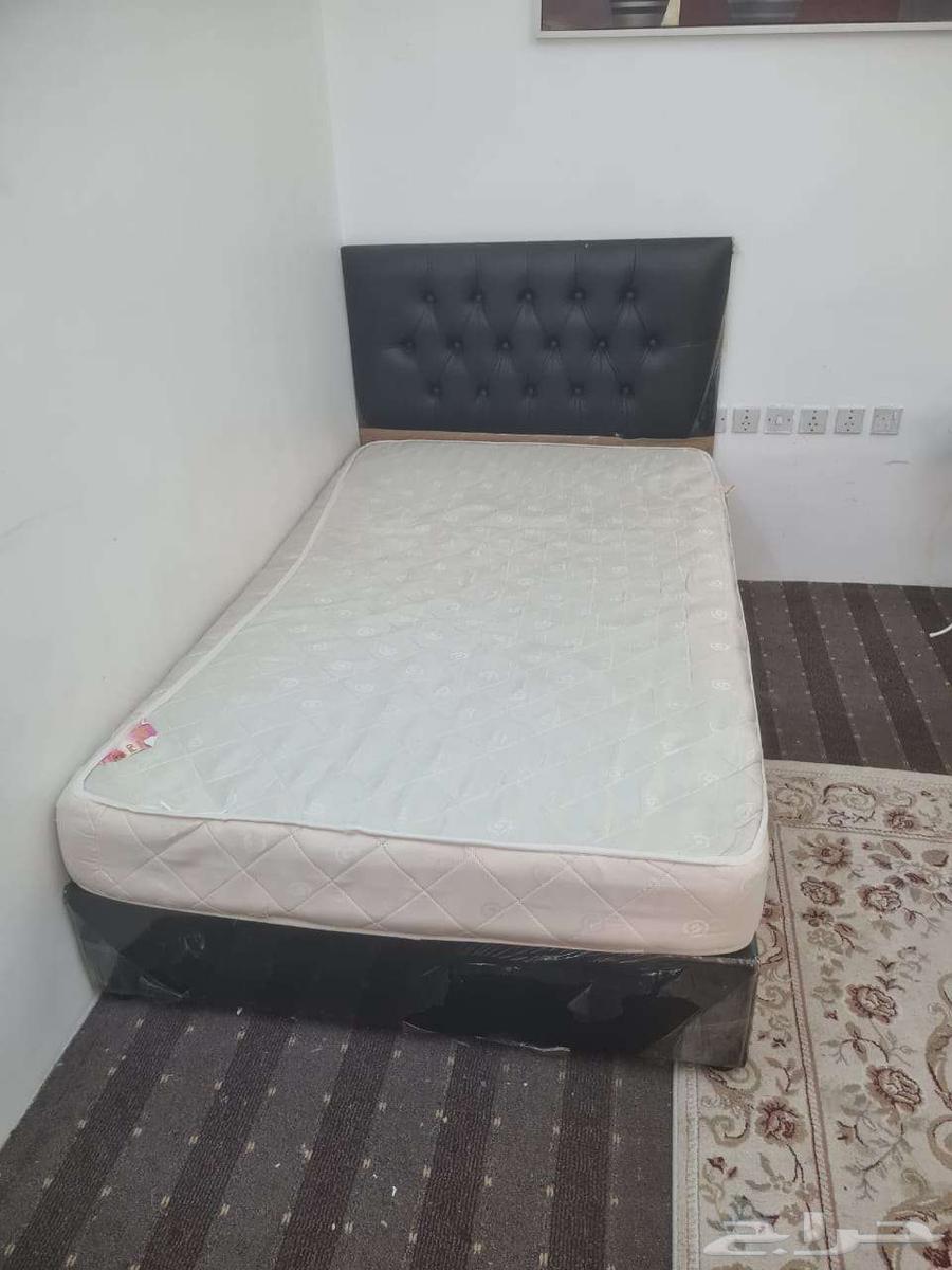 للبيع سرير نفر ونص مع المرتبه مقاس 200X120 ومجلس 11 شخص64496516340609110