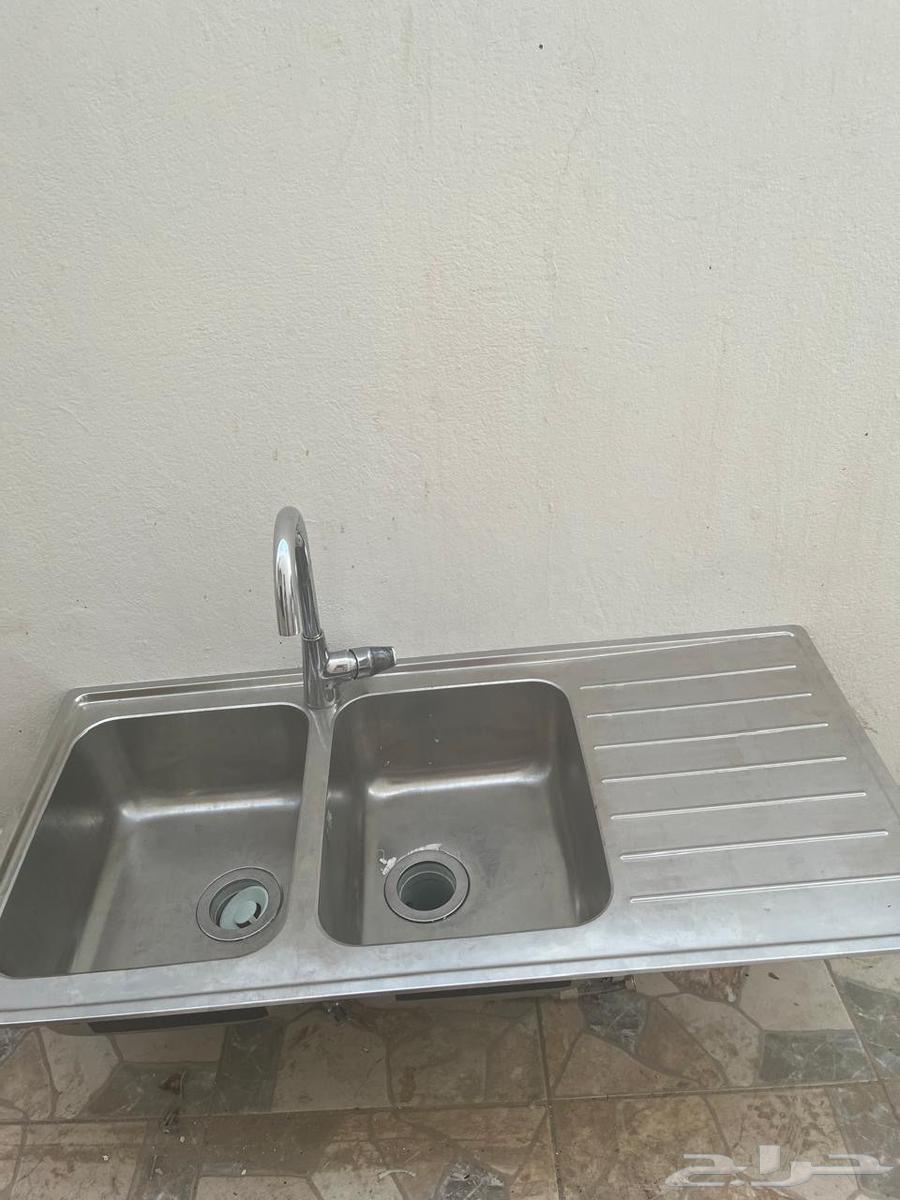 Sink with mixer64493314195971110