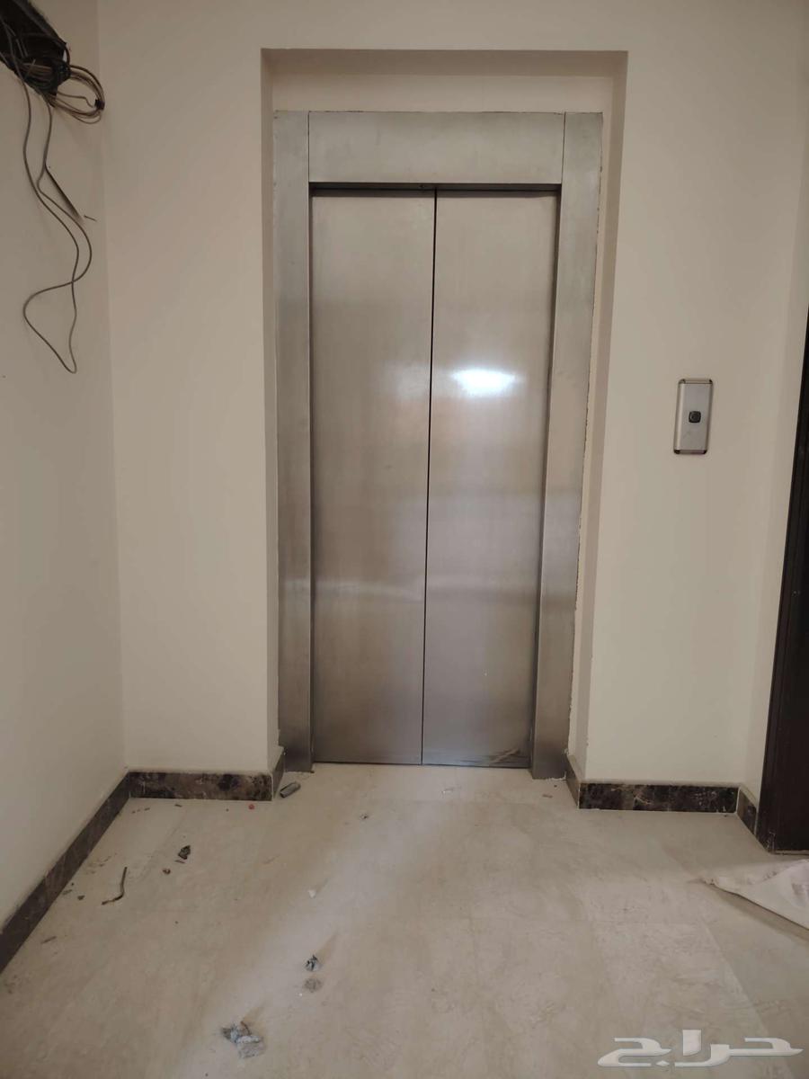 مصعدمستعمل للبيع استعمال نظيف جدا64494529752065110