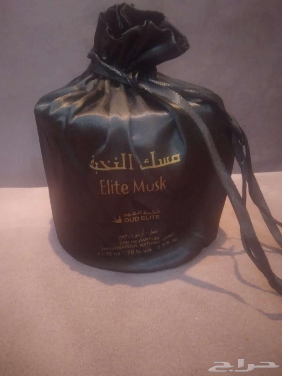 عطر (نخبه العود)64494743124482111