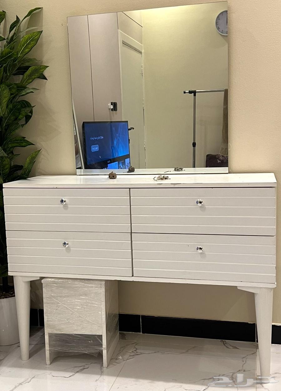 تسريحة اربع ادراج واثاث للبيع الندوة الرياض64495337991553110