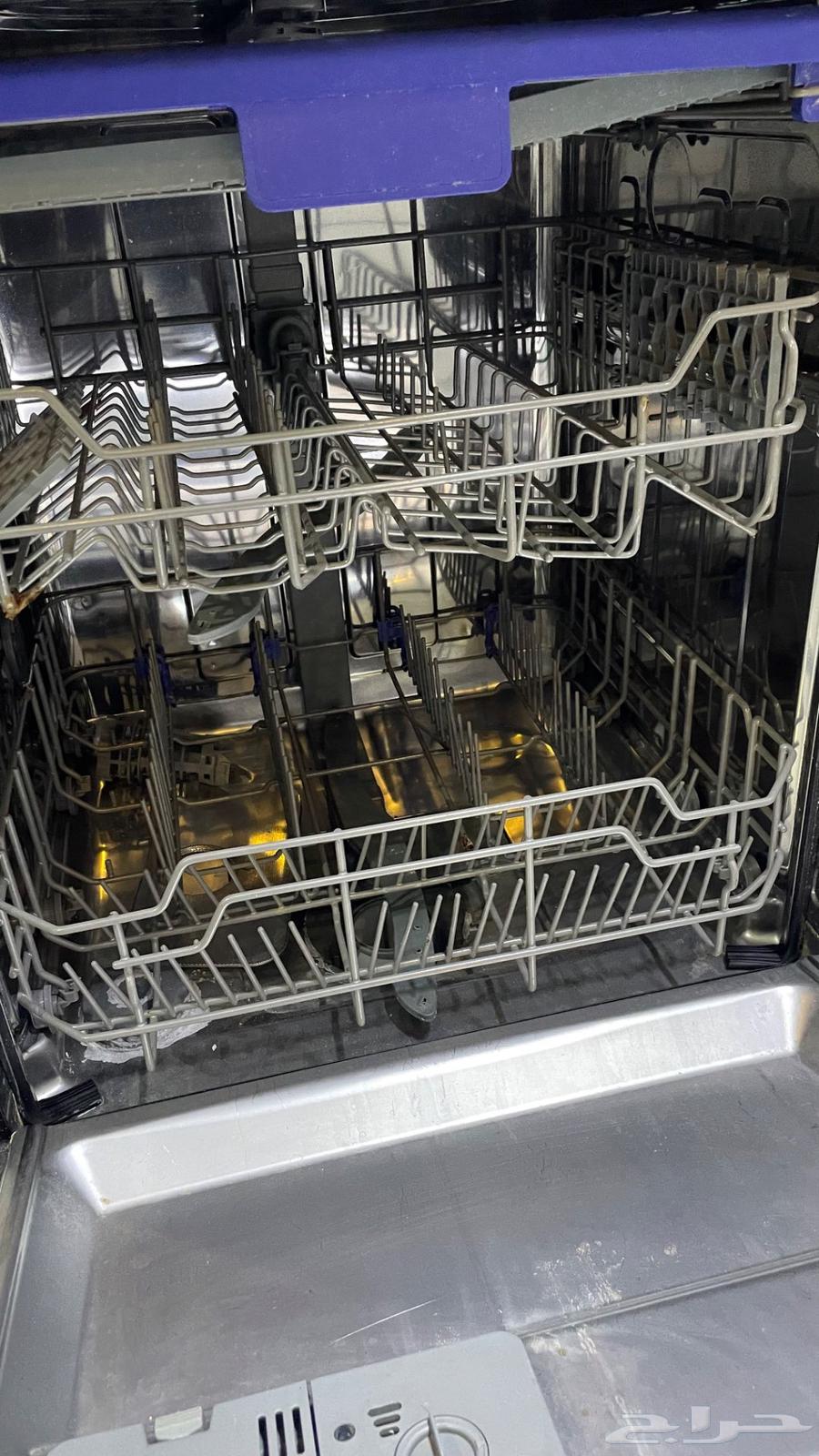 Dishwasher and containers64489461464577111