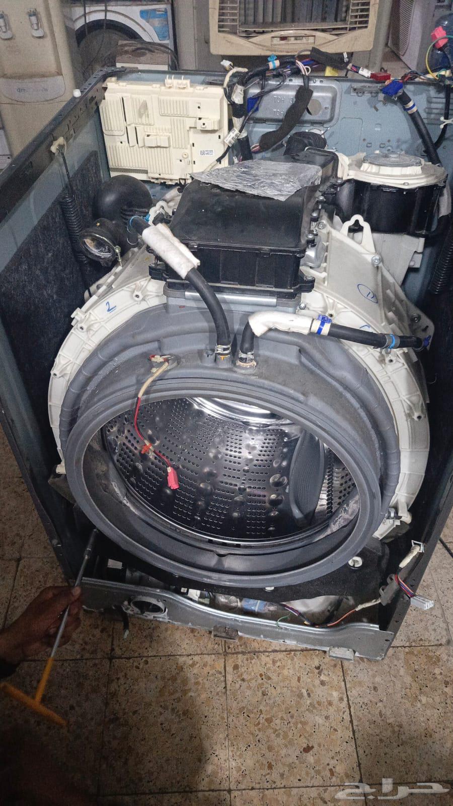 Maintenance of automatic washing machines and refrigerators64414527294337110