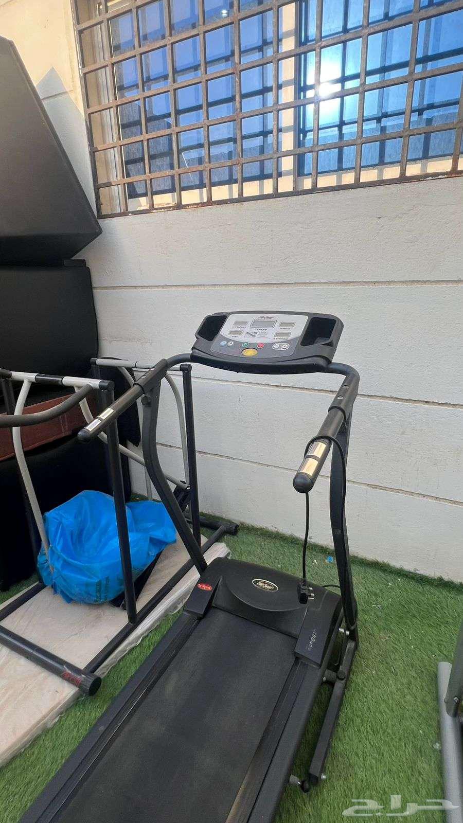 3 Treadmill Machines64494140004355114