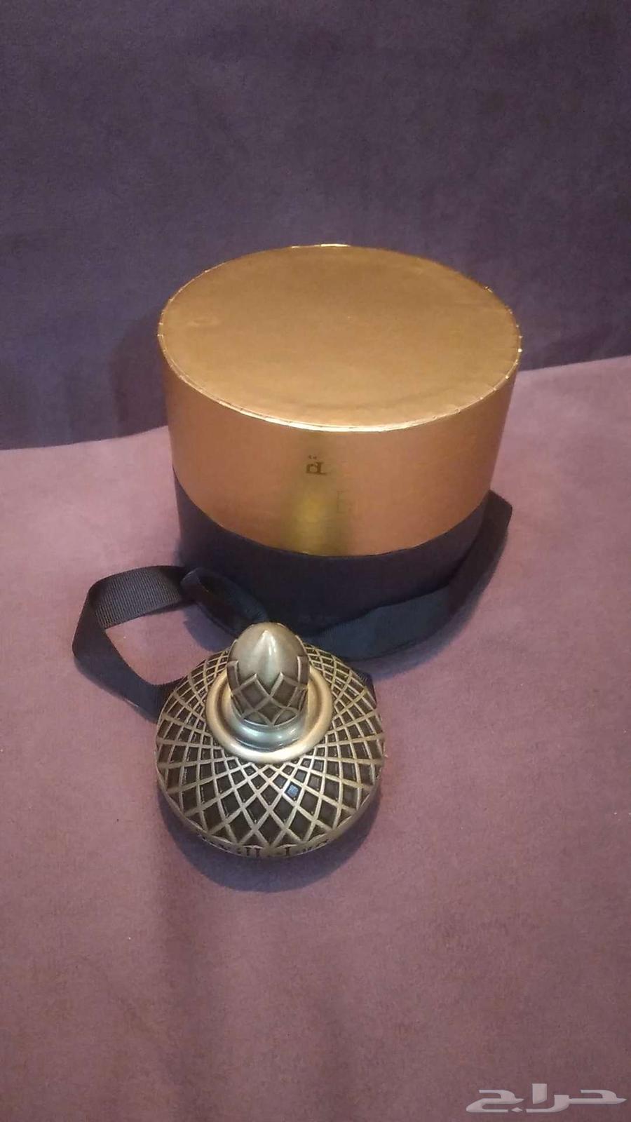 عطر (نخبه العود)64494743124482110