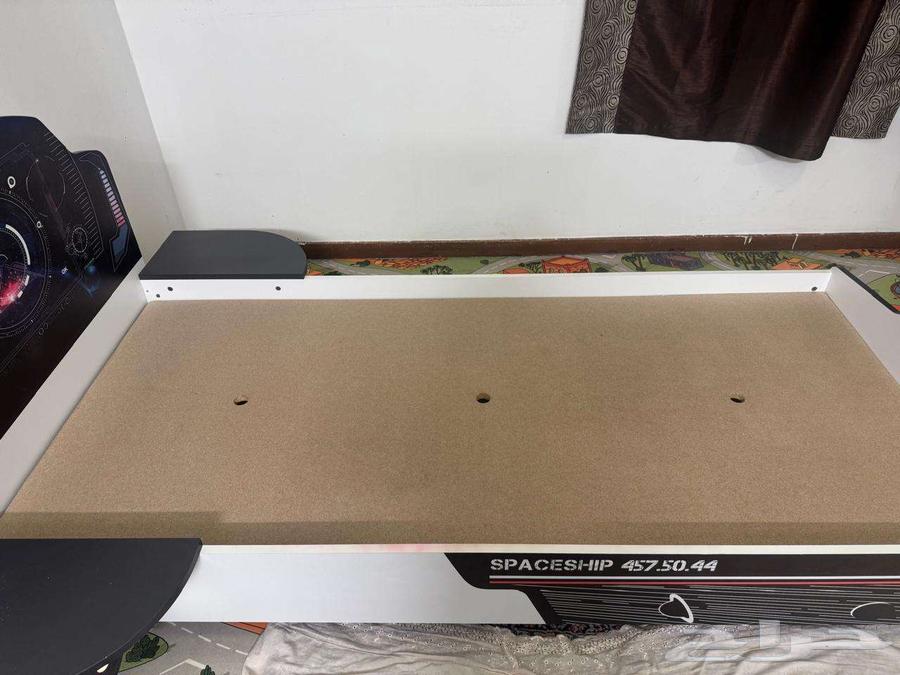 سرير أولاد مستعمل بشكل صاروخ للبيع من هوم بوكس64499647516161113