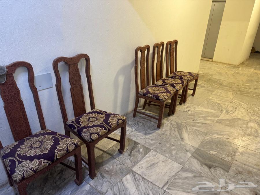 Chairs (100sr)64494813468547110