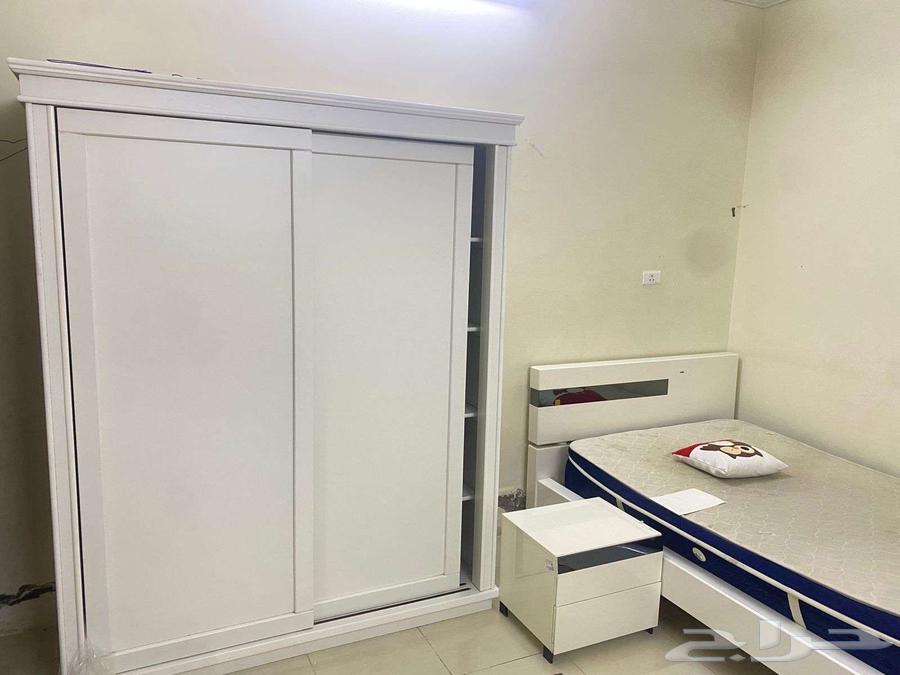 سرير و دولاب و كمودينه للبيع64495611052546110