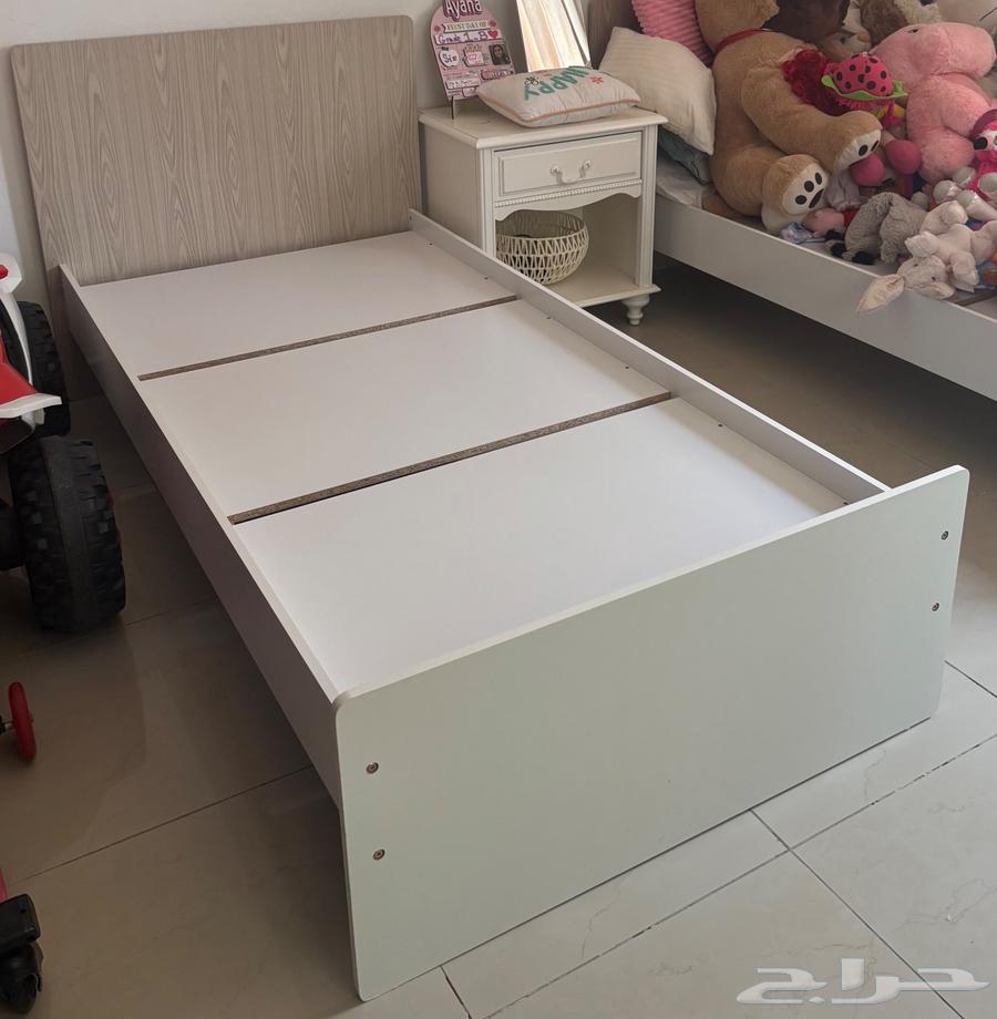 سريرين مفردين للبيع مفكوكين64493989466753111