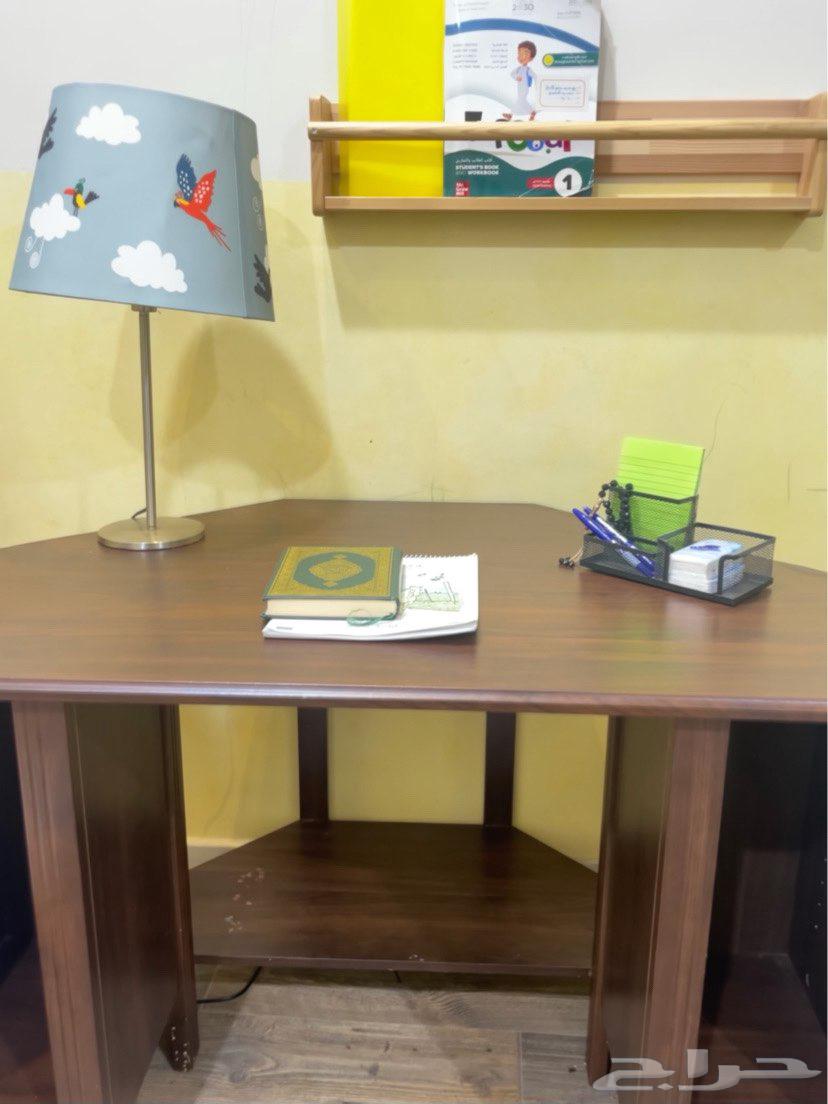 مكتب للدراسه من ايكيا اللون بني64496309906307110