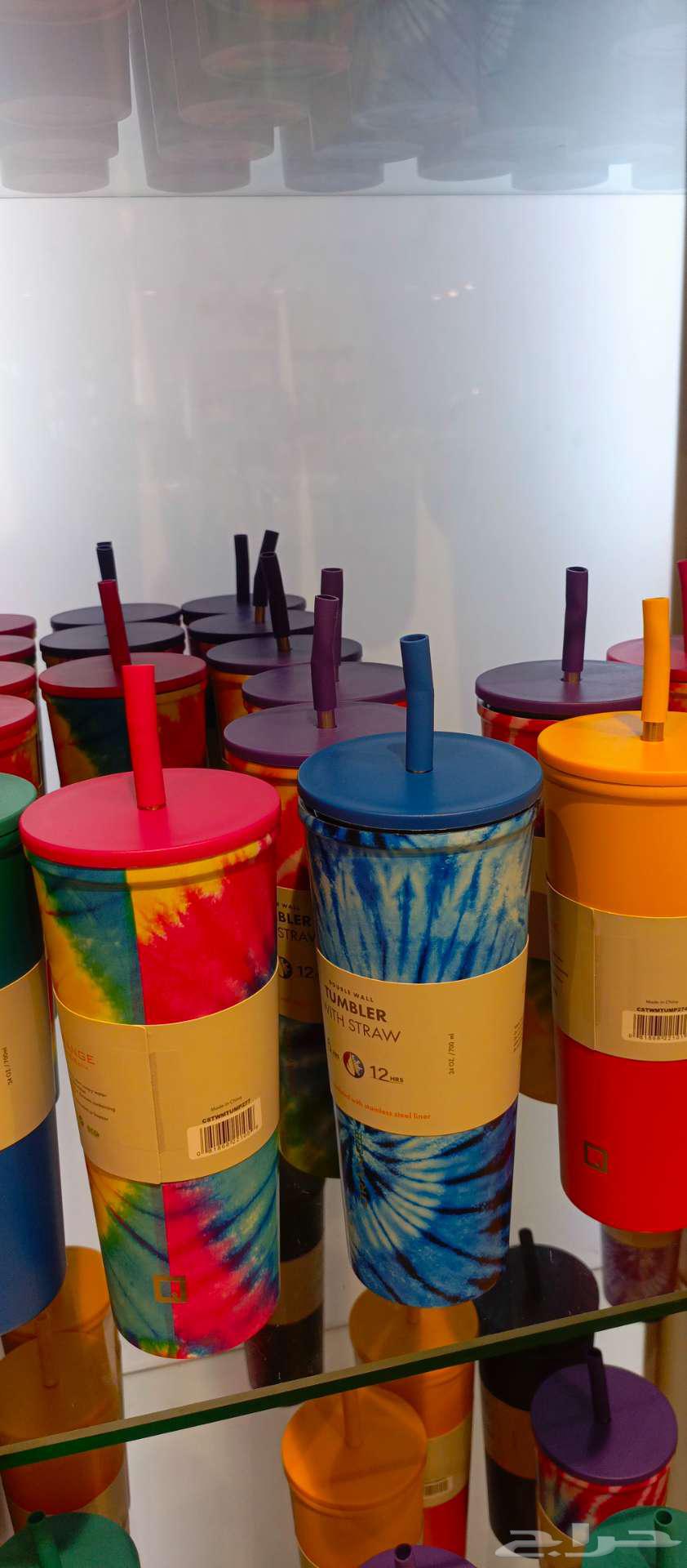 Colorful cushion keeps cool for 24 hours and warm for 1264498145416066110