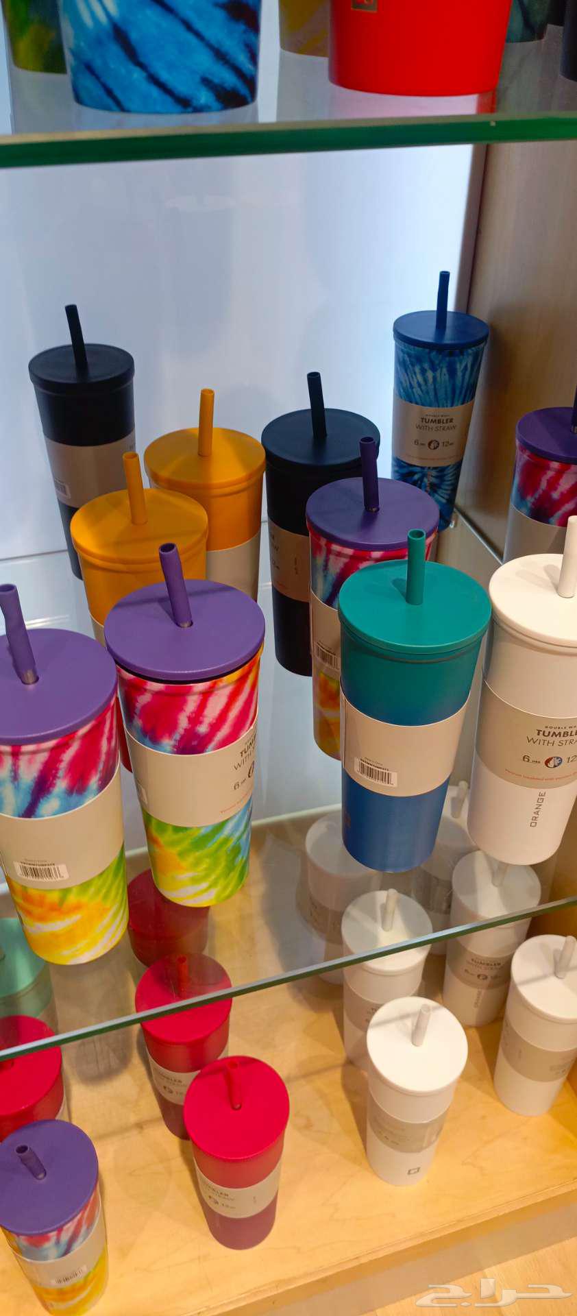 Colorful cushion keeps cool for 24 hours and warm for 1264498145416066113