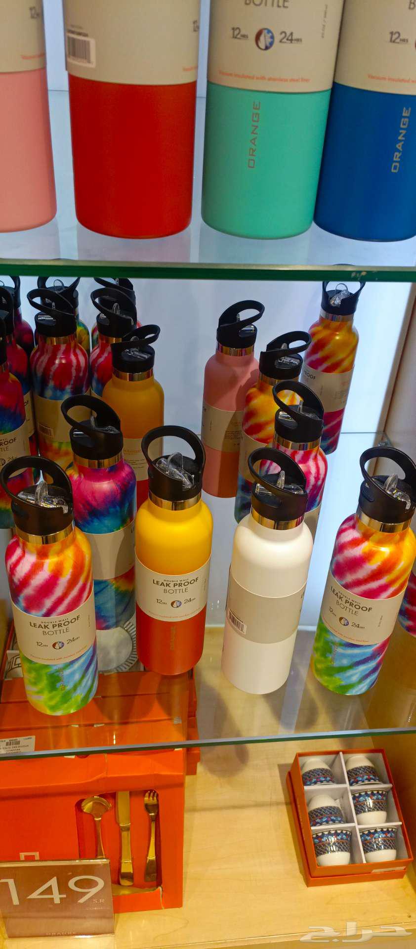 Colorful cushion keeps cool for 24 hours and warm for 1264498145416066111