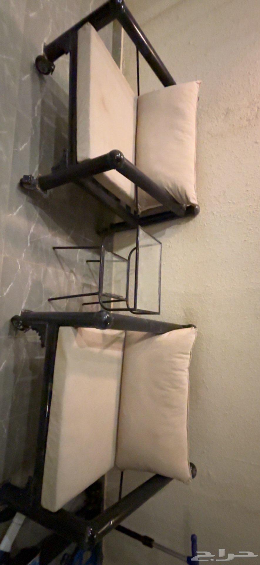 Outdoor session with tables64502995632770111