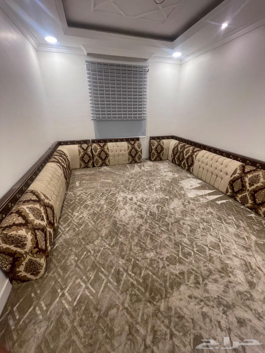 مساند ارضيه نظيفه جداا للييع64498839752321110