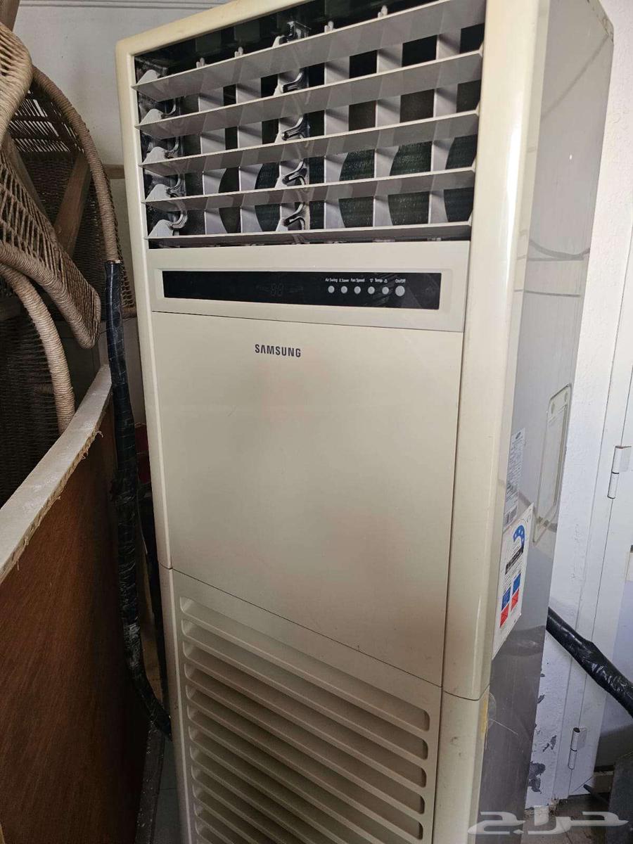 مكيف مستعمل وكراسي خشب تك64500091056001110