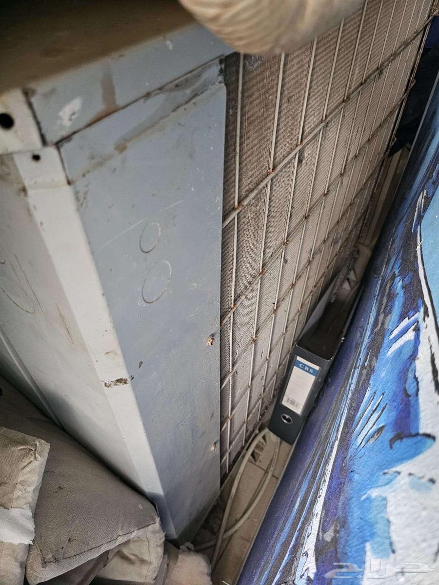 مكيف مستعمل وكراسي خشب تك64500091056001111