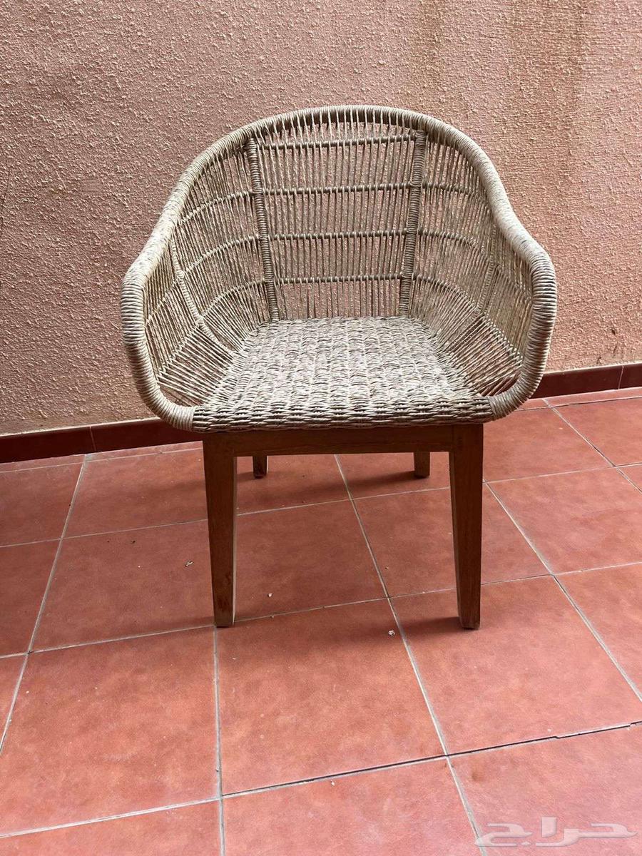 مكيف مستعمل وكراسي خشب تك64500091056001114