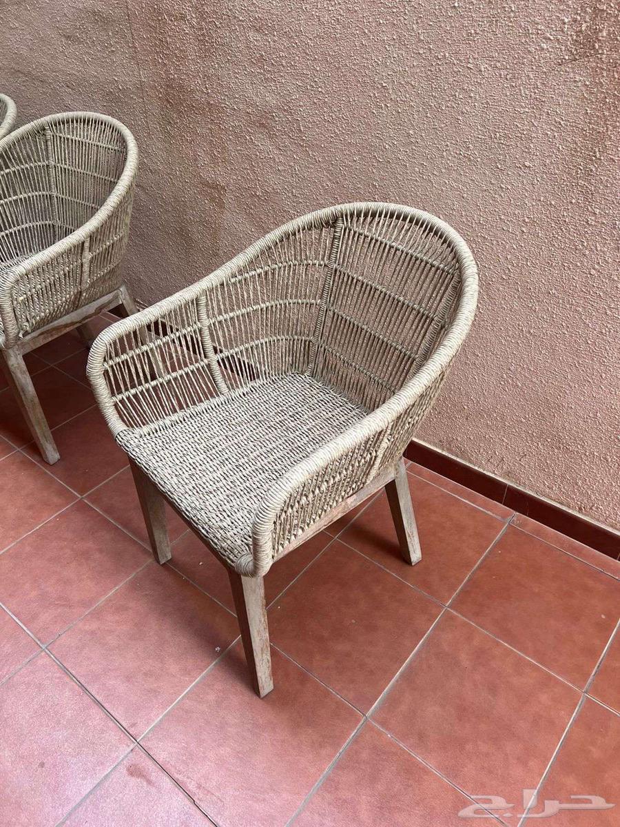 مكيف مستعمل وكراسي خشب تك64500091056001113